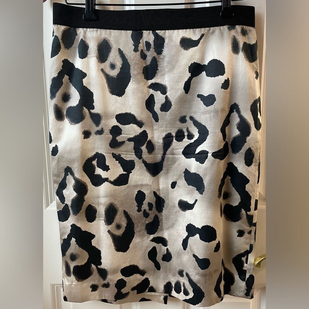 4 for $20 special 
Ann Taylor Fully Lined Silk Blend Skirt with Black and Tan